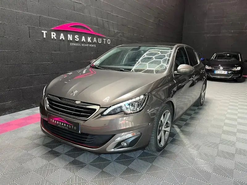 Brun Utilisé 2014 Peugeot 308 Break | 7 990 € (Prix juste) - Image 1/4