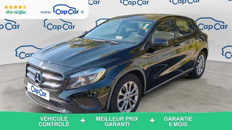 Noir Utilisé 2015 Mercedes 180 Berline | 14 790 € (Super prix) - Image 1/4
