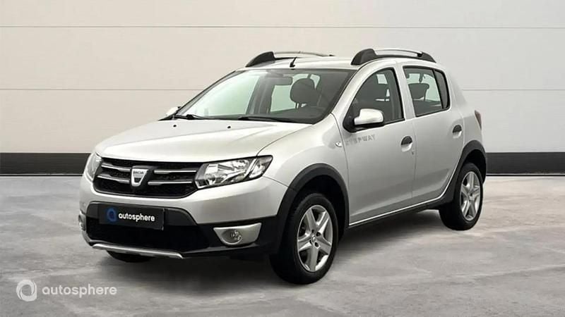 Gris Utilisé 2015 Dacia Sandero Prestige Citadine | 10 990 € (Prix juste) - Image 1/4