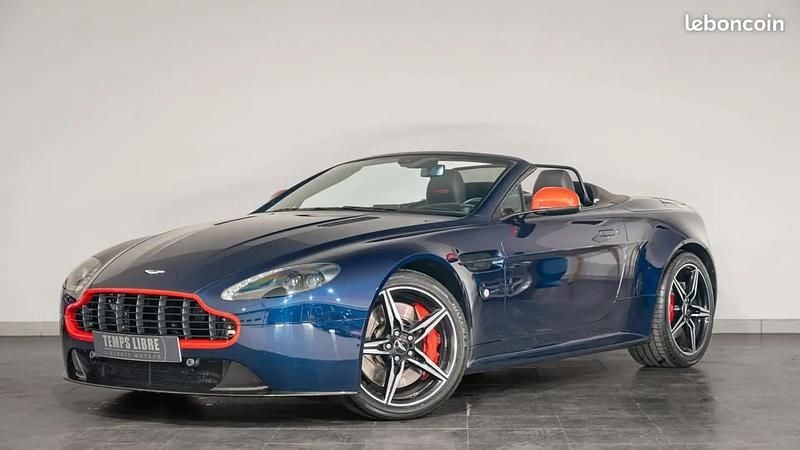 Bleu Occasion 2015 Aston Martin V8 Coupé | 104 990 € - Image 1/4