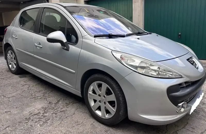 Utilisé 2010 Peugeot 207 Premium Berline | 3 490 € (Prix juste) - Image 1/4