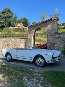 Occasion Alfa Romeo 2000 Veloce 132 ch (97 kW) 1962 Blanc Cabriolet