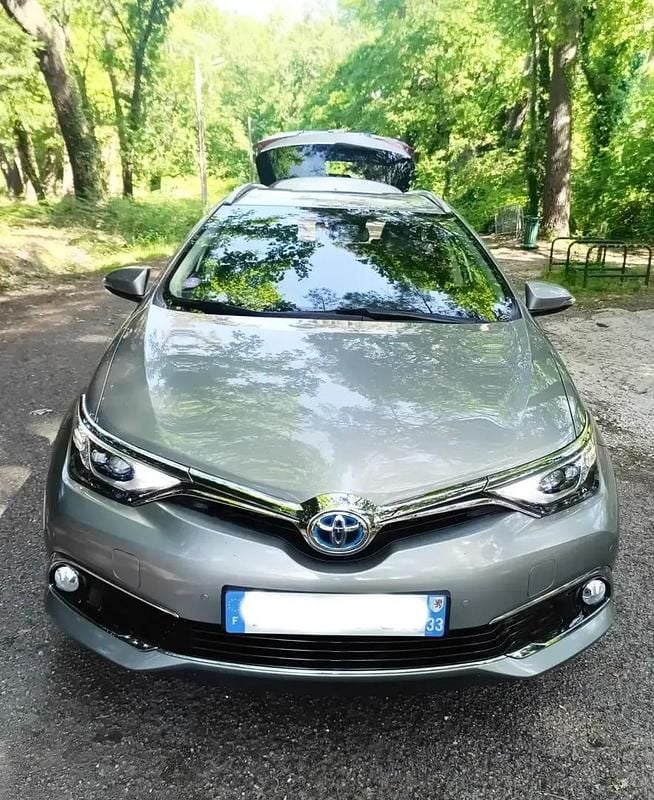 Utilisé 2015 Toyota Auris Touring Sports Executive Break | 14 700 € (Super prix) - Image 1/4