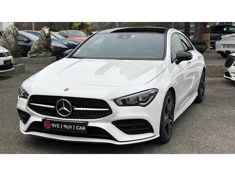 Blanc Occasion 2019 Mercedes CLA200 AMG line Berline | 28 290 € (Prix assez cher) - Image 1/4