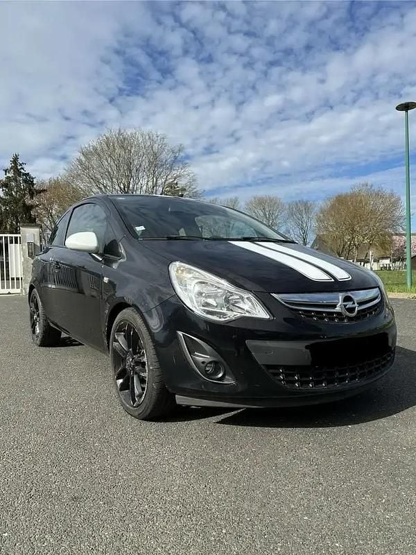 Utilisé 2012 Opel Corsa Color Edition Berline | 4 990 € (Prix juste) - Image 1/4
