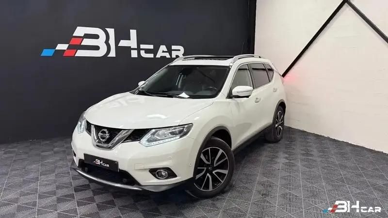 Blanc Utilisé 2015 Nissan X-Trail Tekna SUV | 11 490 € (Bon prix) - Image 1/4