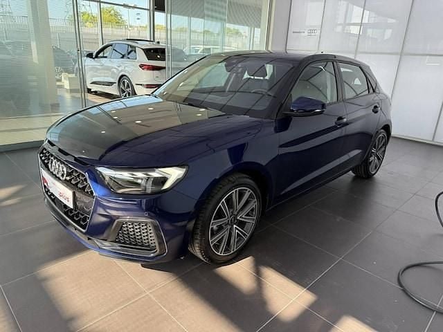 Occasion Audi A1 Sportback Design 116 ch (85 kW) 2025 Bleu navarre métallisé noir mythe métallisé Citadine