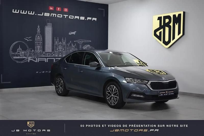Gris Utilisé 2021 Skoda Octavia Ambition Berline | 23 990 € (Prix juste) - Image 1/4