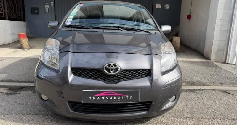 Occasion Toyota Yaris 69 ch (50 kW) 2011 Gris Citadine
