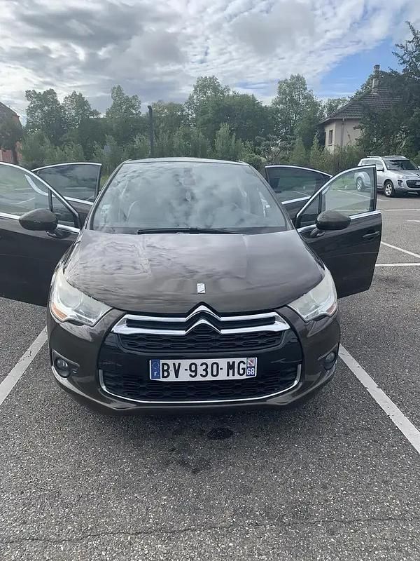 Utilisé 2011 Citroën DS4 Sport Chic Citadine | 7 200 € - Image 1/4