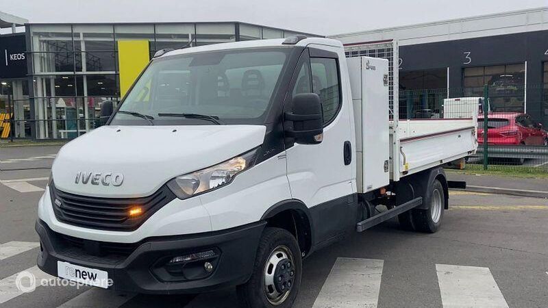 Blanc Utilisé 2022 Iveco Daily Van | 37 499 € - Image 1/4