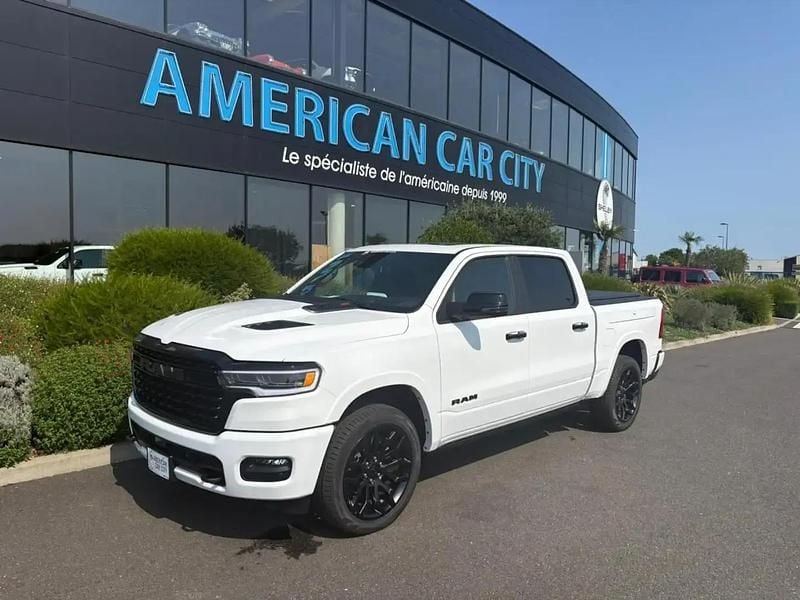 Blanc Nouvelle 2025 Dodge Ram Limited Pick-up | 104 990 € (Bon prix) - Image 1/4