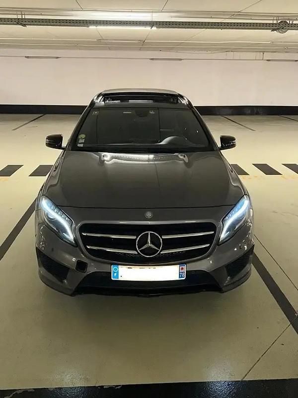 Gris Occasion 2014 Mercedes GLA220 SUV | 15 900 € (Prix juste) - Image 1/4