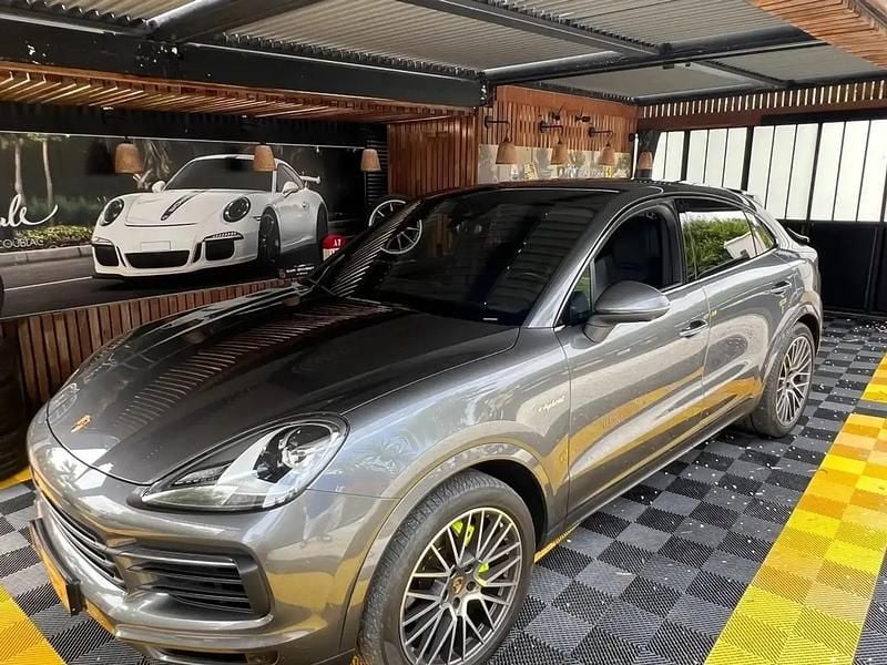 Gris Utilisé 2022 Porsche Cayenne SUV | 76 800 € - Image 1/4