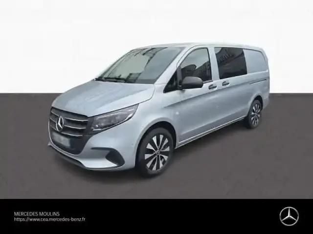 Argent hightec métallisé Utilisé 2025 Mercedes Vito Monospace | 58 100 € (Prix juste) - Image 1/4