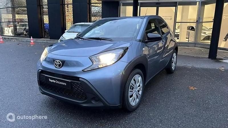 Gris célestine métallisé Utilisé 2024 Toyota Aygo Citadine | 14 990 € (Prix juste) - Image 1/4