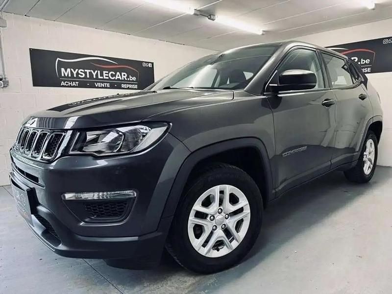 Gris Utilisé 2020 Jeep Compass Limited SUV | 15 990 € (Prix juste) - Image 1/4