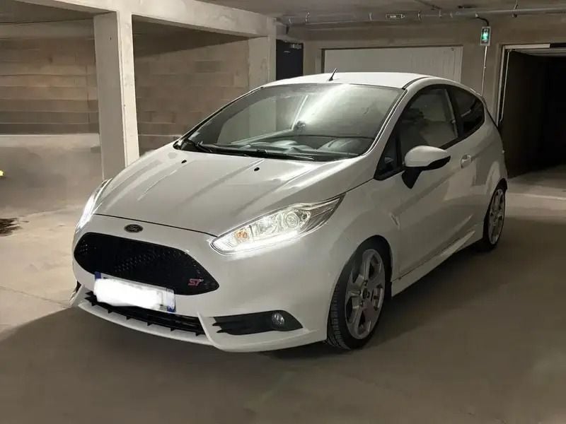 Blanc Utilisé 2014 Ford Fiesta ST Citadine | 13 500 € (Prix juste) - Image 1/4
