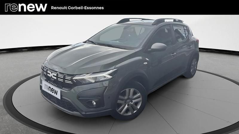 Gris Utilisé 2023 Dacia Sandero Expression Citadine | 16 200 € (Prix juste) - Image 1/4