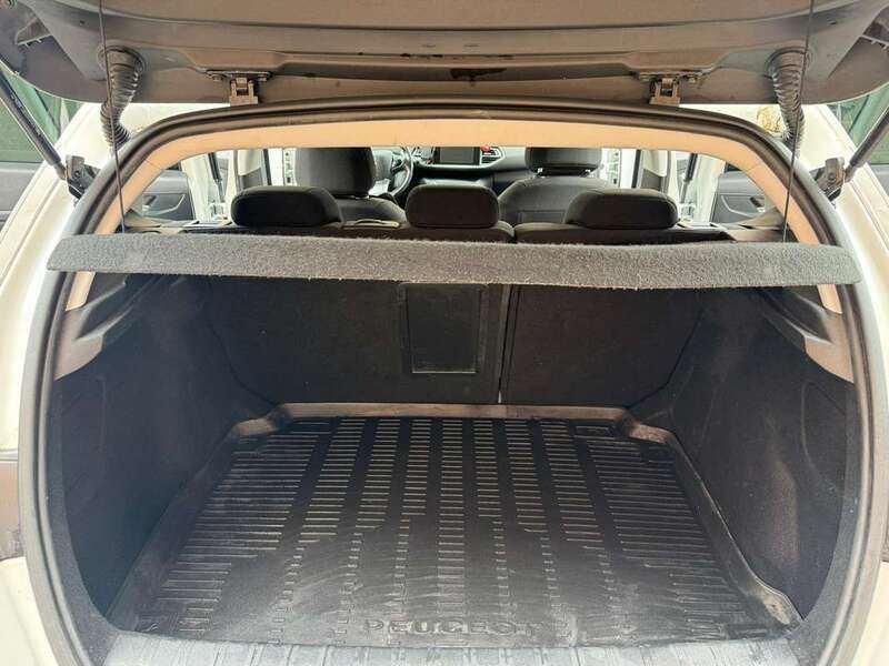 Image 3/4