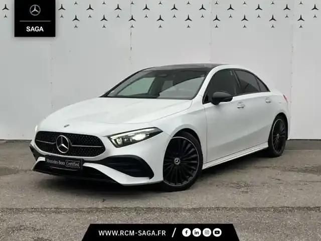 Blanc Occasion 2023 Mercedes A180 AMG line Berline | 30 900 € (Prix juste) - Image 1/4