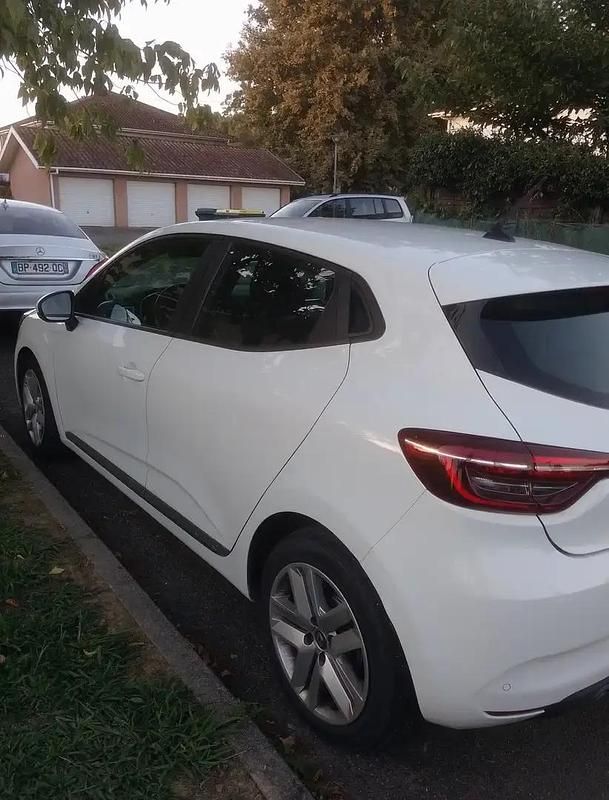 Blanc Utilisé 2020 Renault Clio V Berline | 11 250 € (Super prix) - Image 1/4