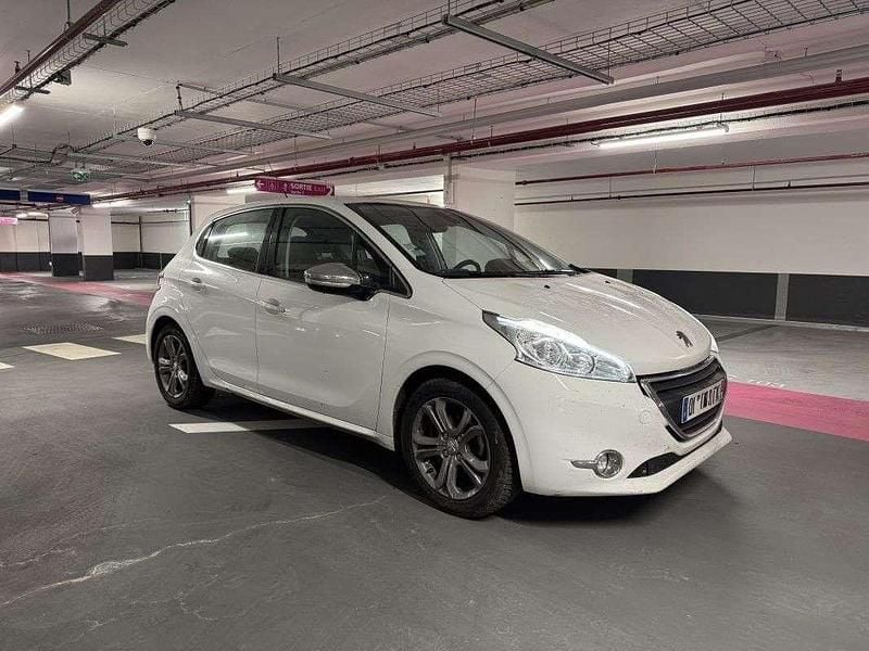 Occasion Peugeot 208 Active 83 ch (61 kW) 2015 Blanc Citadine