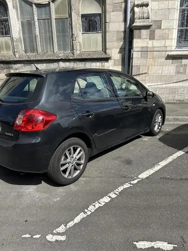 Image 2/4