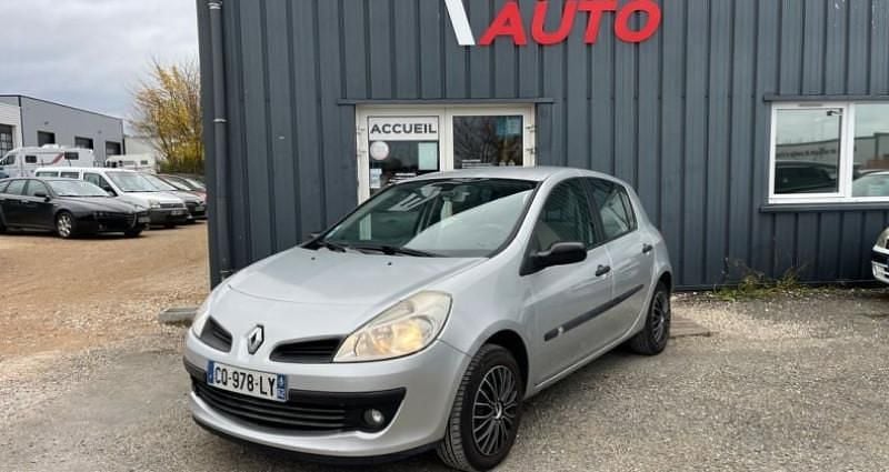 Gris Utilisé 2007 Renault Clio III Expression Citadine | 5 990 € (Prix juste) - Image 1/4