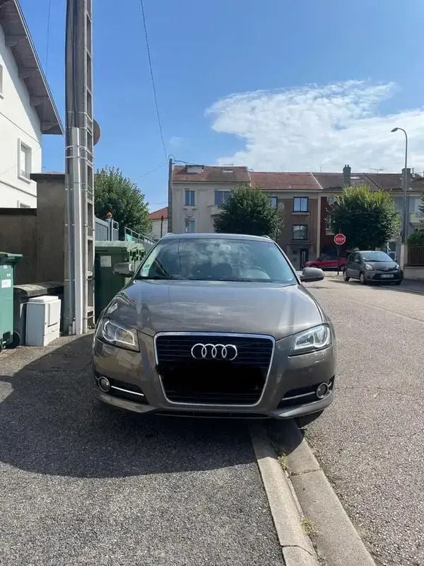 Utilisé 2011 Audi A3 Ambition Berline | 5 000 € (Prix assez cher) - Image 1/4