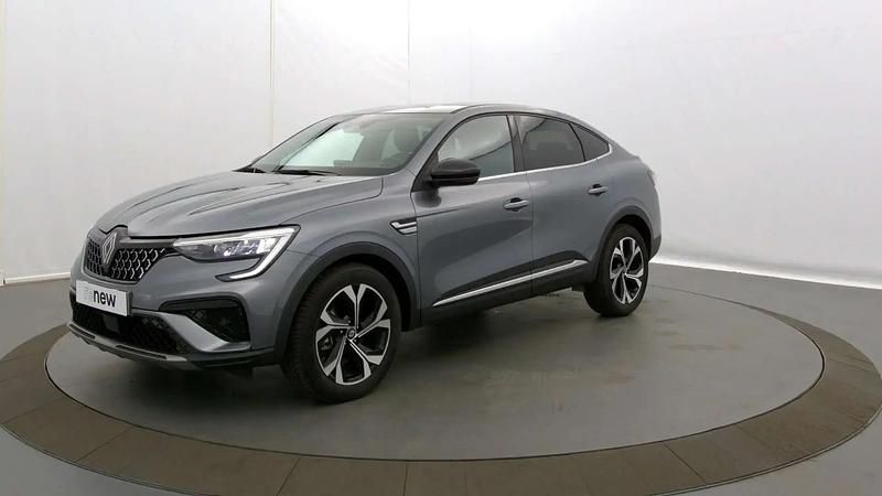 Gris Utilisé 2025 Renault Arkana Techno SUV | 28 490 € (Prix assez cher) - Image 1/4