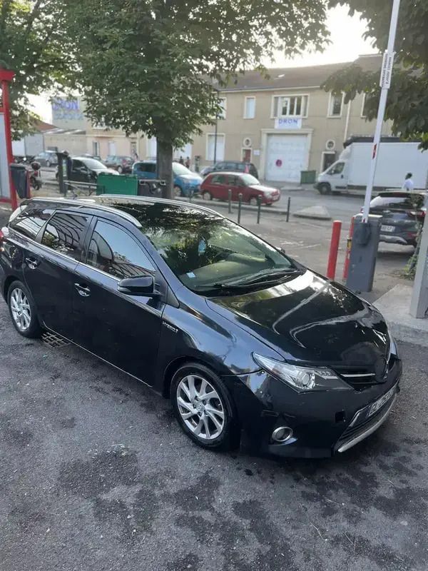Utilisé 2015 Toyota Auris Touring Sports Design Break | 7 500 € - Image 1/4