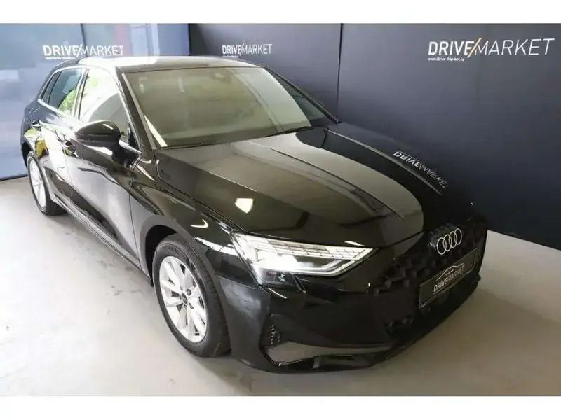Noir Utilisé 2024 Audi A3 Sportback S-Line Berline | 35 364 € (Prix juste) - Image 1/4
