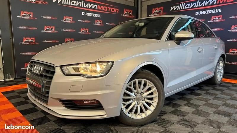 Gris Utilisé 2015 Audi A3 Ambiente Berline | 14 990 € (Prix juste) - Image 1/4
