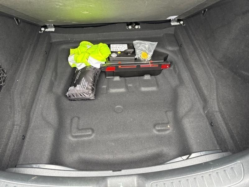 Image 2/4