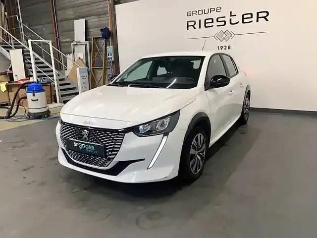 Blanc Utilisé 2023 Peugeot e-208 Active Citadine | 18 980 € (Prix juste) - Image 1/4