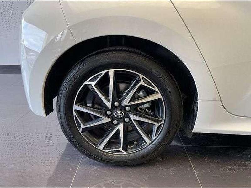 Utilisé 2023 Toyota Yaris Hybrid Design Berline | 20 990 € (Prix juste) - Image 1/1