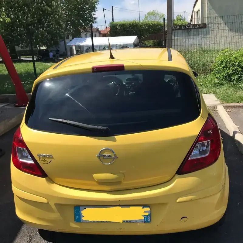 Utilisé 2010 Opel Corsa Essentia Berline | 3 399 € (Prix juste) - Image 1/4