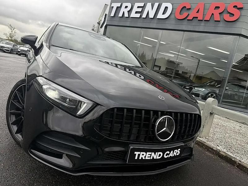 Noir Utilisé 2020 Mercedes A180 AMG Berline | 28 999 € (Prix cher) - Image 1/4