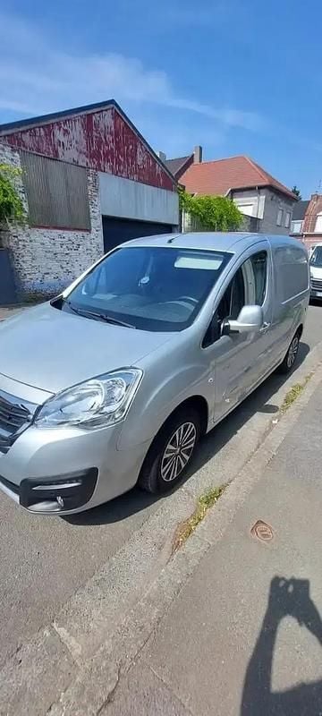 Gris Occasion 2016 Peugeot Partner Monospace | 10 950 € - Image 1/4