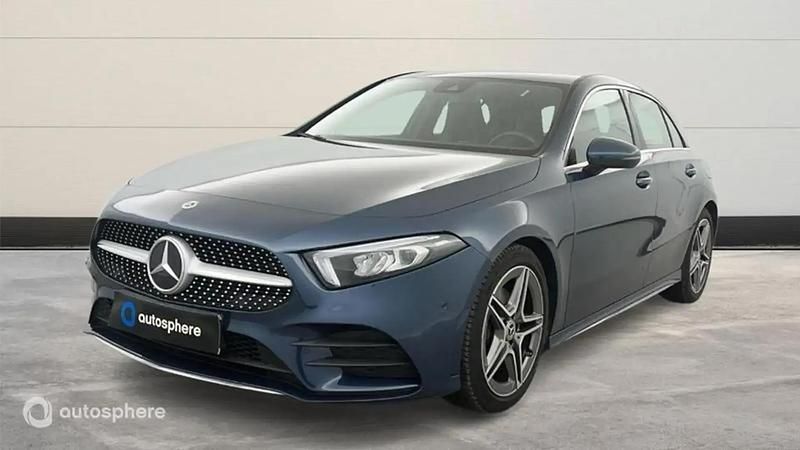 Bleu Utilisé 2022 Mercedes A180 AMG line Berline | 26 499 € (Bon prix) - Image 1/4