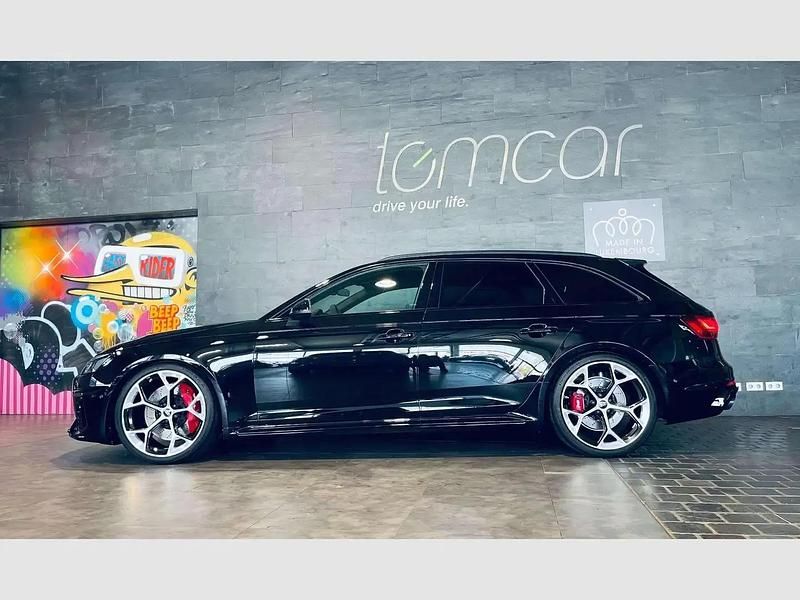 Noir Utilisé 2025 Audi RS4 Sport Break | 100 297 € (Prix assez cher) - Image 1/4