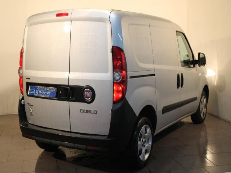 Occasion Fiat Doblò 90 ch (66 kW) 2011 Gris Monospace