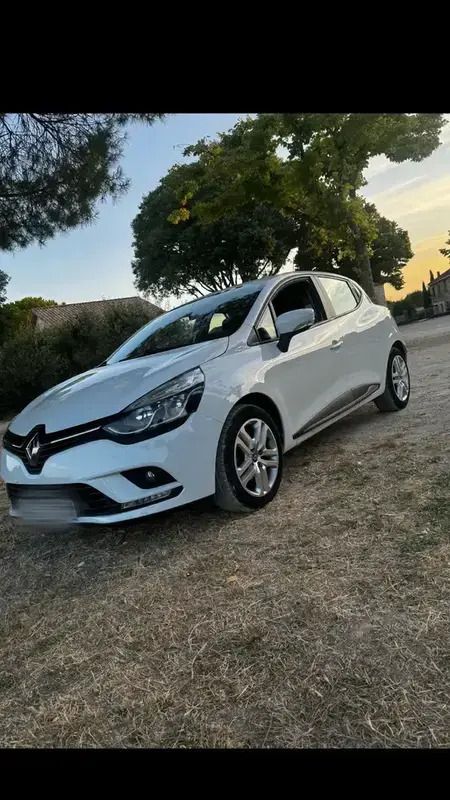 Utilisé 2018 Renault Clio IV Business Berline | 10 500 € (Prix juste) - Image 1/4