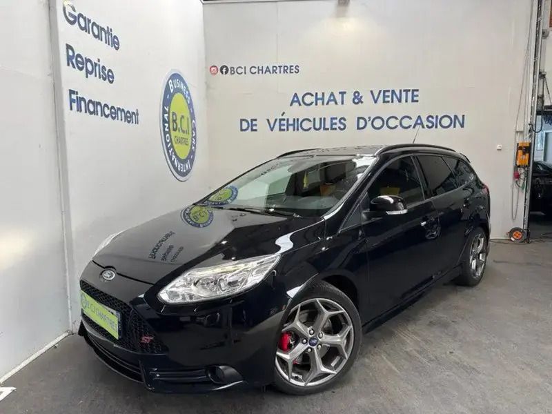 Noir Utilisé 2012 Ford Focus ST Break | 16 990 € (Prix assez cher) - Image 1/4