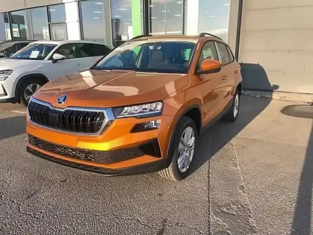 Orange Utilisé 2025 Skoda Karoq Selection SUV | 29 890 € (Prix juste) - Image 1/4