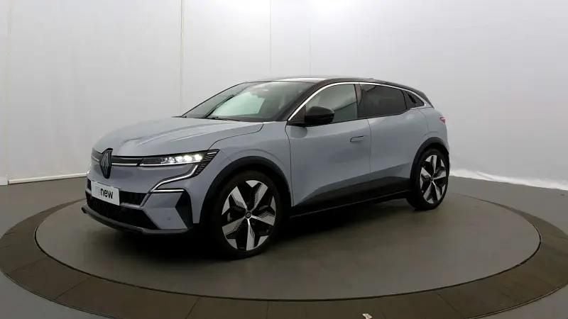 Gris Utilisé 2022 Renault Mégane Techno Berline | 24 990 € (Prix juste) - Image 1/4