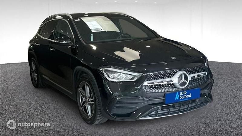 Noir Utilisé 2022 Mercedes GLA200 AMG line SUV | 34 990 € (Prix juste) - Image 1/4