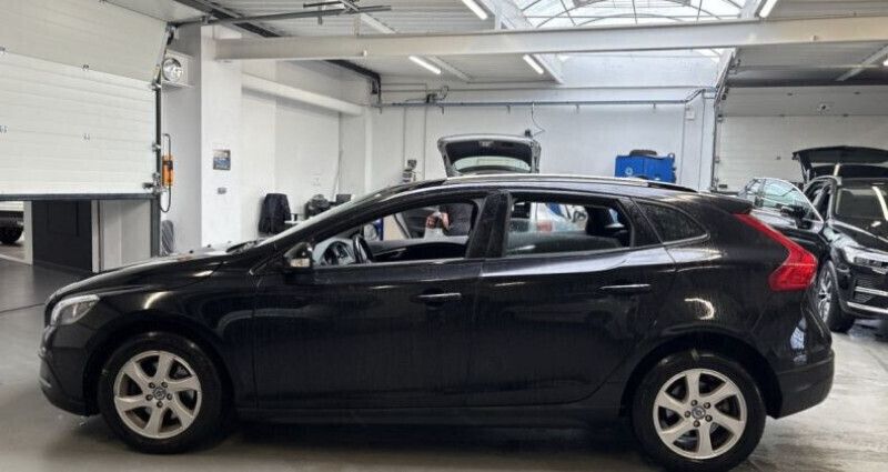 Utilisé 2015 Volvo V40 CC Momentum Break | 9 990 € - Image 1/4