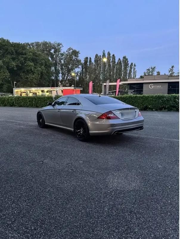 Utilisé 2004 Mercedes CLS500 Berline | 10 000 € - Image 1/4